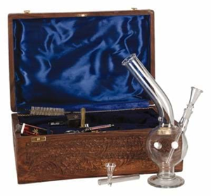 Glass Bong In Wooden Case 3